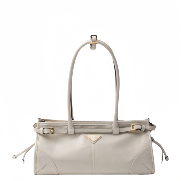 Medium leather handbag