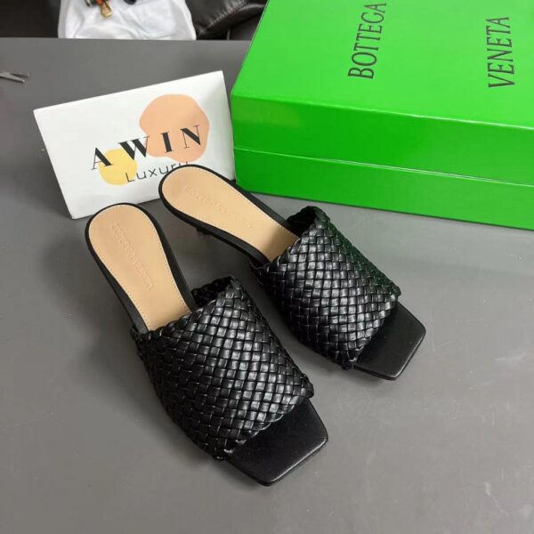 Bottega Veneta Leather Flip Flops high heels