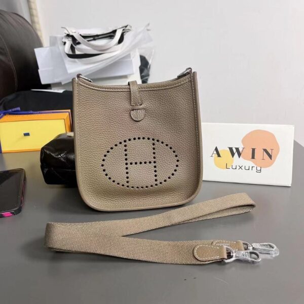 HERMES Evelyne 16/29CM Cow leather messenger bag single shoulder bag