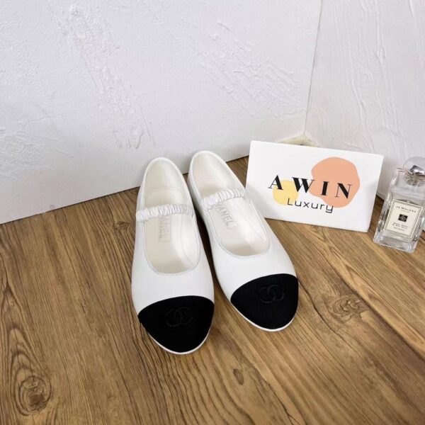 CHANEL Round head flat heel shoes Mary Jane shoes