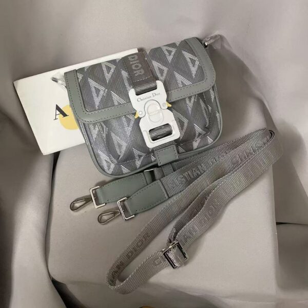 DIOR HIT THE ROAD 19CM Canvas Single Shoulder Messenger Bag for men