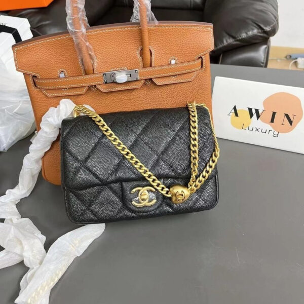 CHANEL 23P 19/20/24CM Clamshell Single Shoulder Messenger Bag