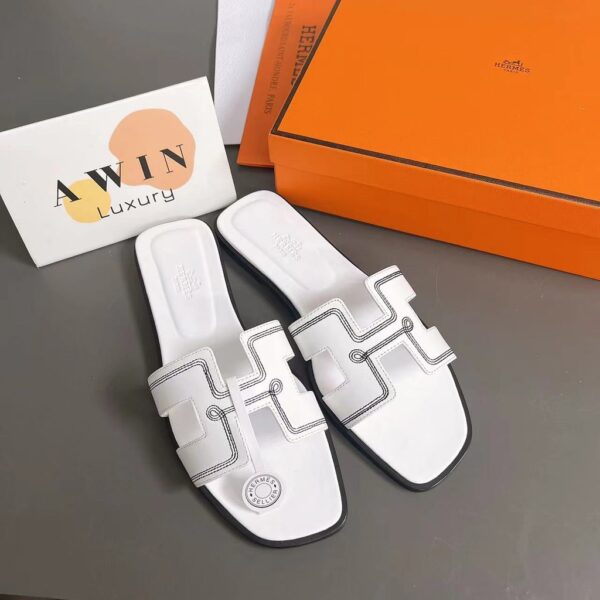 HERMES Oran Fashionable and comfortable flip flops for women