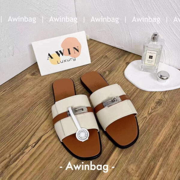 HERMES Giulia Leather flat heel flip flops for women