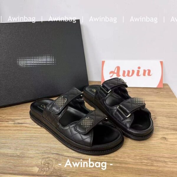 CHANEL Fashionable and comfortable slip on slippers for women