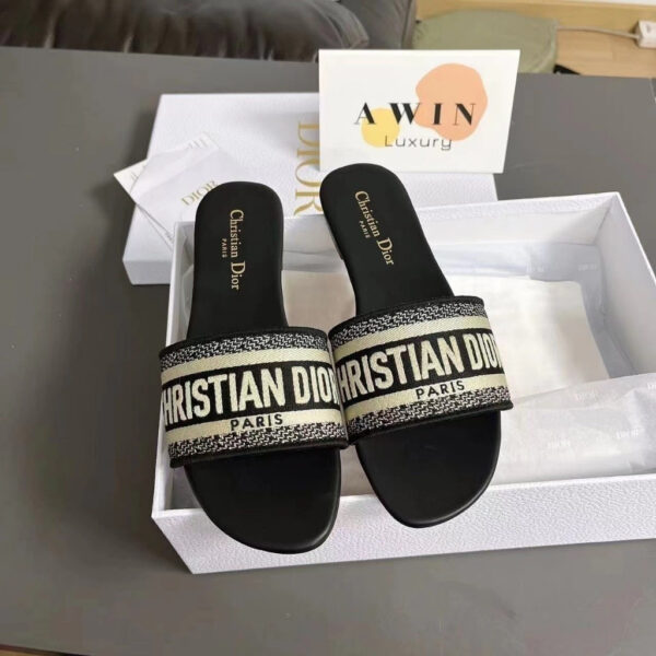 DIOR Dway Flat bottom embroidered round head flip flops for women