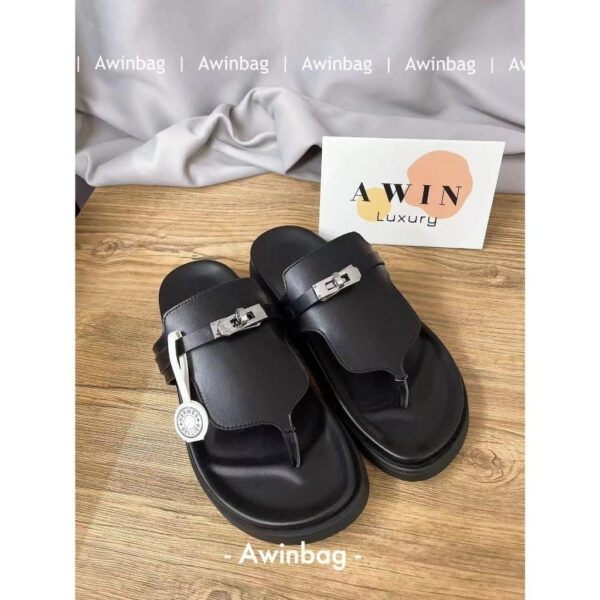 HERMES Empire Leather open toed flat slippers for women