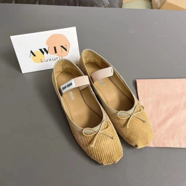 MIUMIU Round head flat sole casual shoes