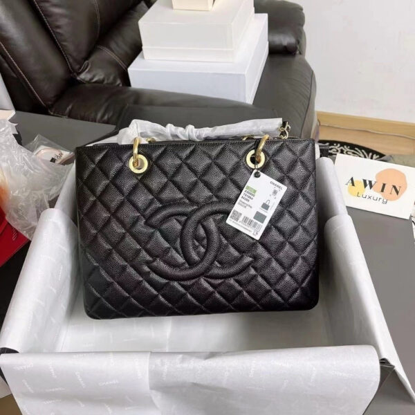 CHANEL GST pebbled leather tote handbag