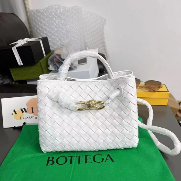 Bottega Veneta Andiamo 20/25/35 woven magnetic closure shoulder and crossbody tote