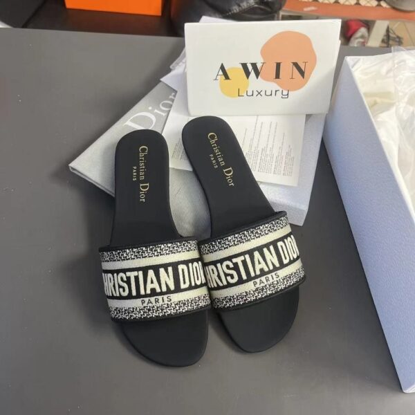 DIOR Dway Round toe slip on flip flops