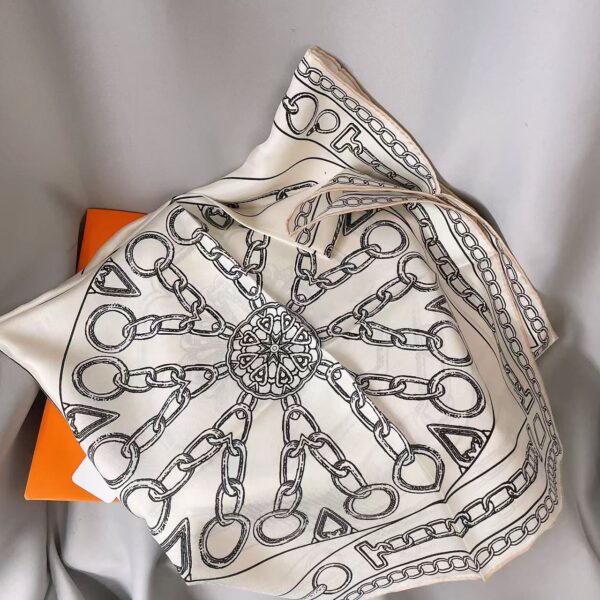 HERMES Geometric pattern printed cashmere scarf shawl for women 110X110CM