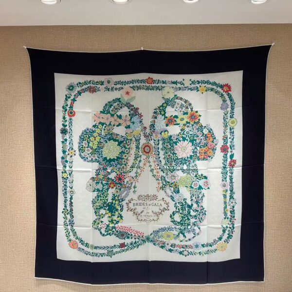HERMES Brides de Gala en Fleurs Floral pattern printed mulberry silk scarf for women 110X110CM