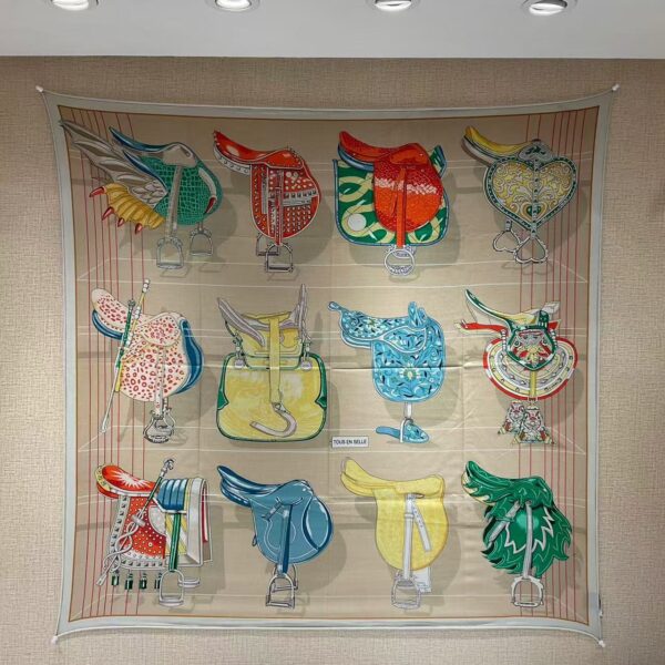 HERHES Saddle pattern printed mulberry silk scarf for women, holiday gift 110x110cm