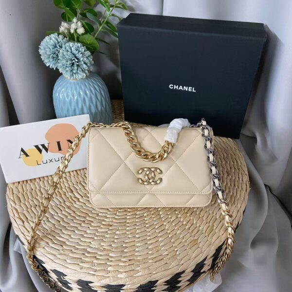 CHANEL 19bag WOC Fashion trend leather crossbody bag handbag shoulder bag chain bag milk tea color women's holiday gift