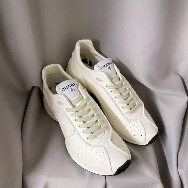 CHANEL 25C Fashion calf leather round toe lace up low top flat bottom casual shoes for women, white holiday gift