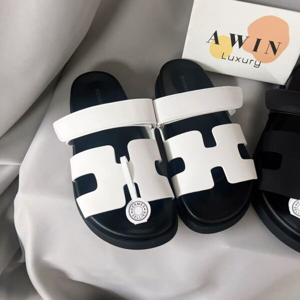 HEMERS Chypre Slippers - Comfortable Flat Bottom Design, White Unisex Holiday Gift